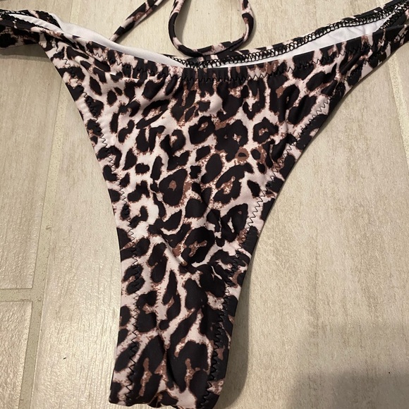 Bathing suit - Picture 8 of 8